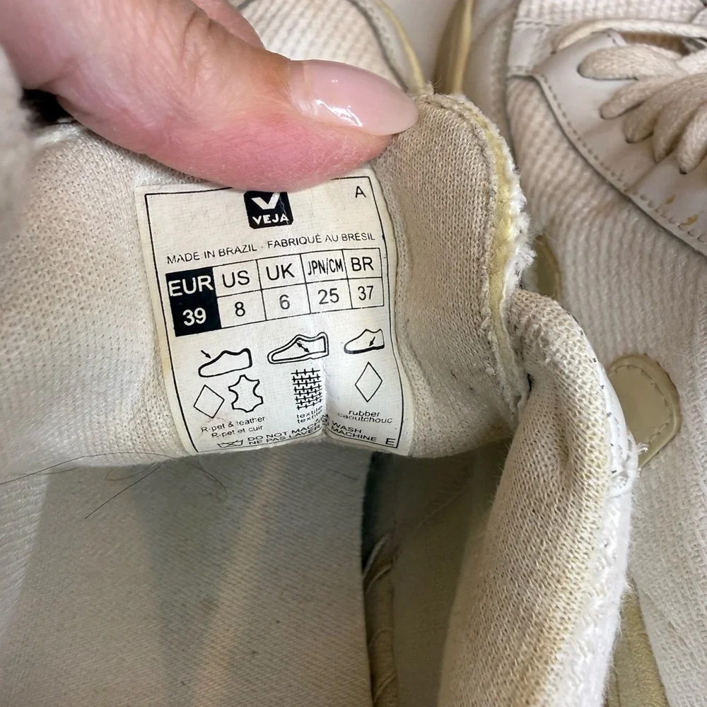 Veja V-12 Sneakers - Picture 4 of 6